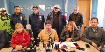 Por las políticas de ajuste nacionales, tres de cada diez familias riojanas pierden sus puestos de trabajo por día y más de 7 mil trabajadoras y trabajadores de la construcción quedaron sin fuentes laborales