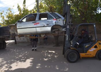 SIGUEN LOS OPERATIVOS DE LEVANTAMIENTO DE AUTOS ABANDONADOS