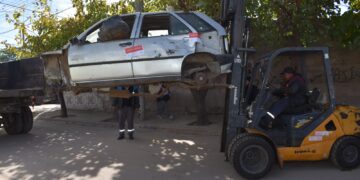 SIGUEN LOS OPERATIVOS DE LEVANTAMIENTO DE AUTOS ABANDONADOS