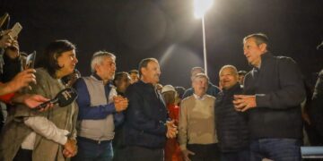 El Gobernador Ricardo Quintela y el Intendente Armando Molina inauguraron obra de iluminación con lámparas Led sobre la Ruta 5