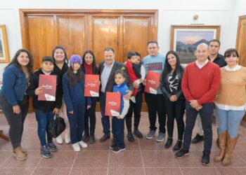Familias riojanas recibieron viviendas que no eran habitadas y fueron recuperadas por el gobierno provincial de