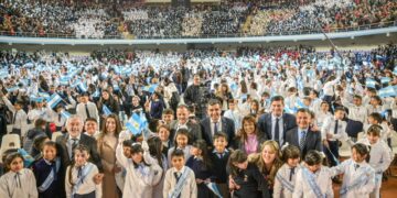 Más de 6.800 estudiantes de 4° grado de toda la provincia prometieron lealtad a la Bandera