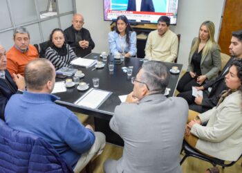 Salud y PAMI La Rioja coordinan estrategias para optimizar el recupero de gastos por los servicios médicos a sus afiliados.