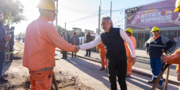 MUNICIPIO CAPITAL AVANZA CON BACHEO SOBRE AVENIDA RAMÍREZ DE VELASCO