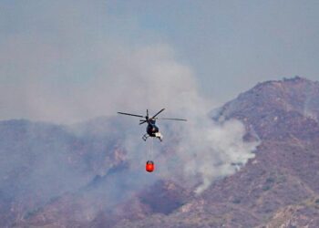 El incendio se encuentra controlado pero activo en el perímetro suroeste