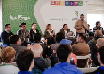El gobernador Ricardo Quintela anunció la realización de los Juegos Riojanos Evita y ratificó su apoyo al deporte