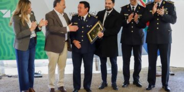 El gobernador Ricardo Quintela puso en funciones a la nueva Plana Mayor de la Policía de la provincia