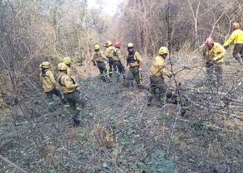 Continúa el intenso operativo para combatir los focos de incendio en toda la provincia