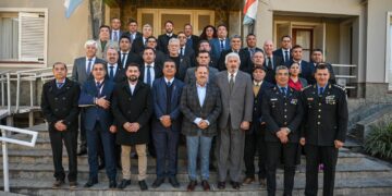 El gobernador recibió al presidente del Círculo de Oficiales de la Policía en su visita a La Rioja