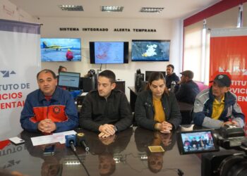 Los brigadistas avanzan sobre el incendio en el Cordón del Velasco y se encuentra controlado en un 40 por ciento