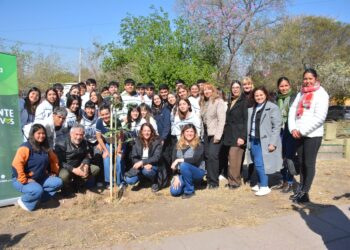 EL PROGRAMA “AMBIENTE TE ESCUCHA” SE IMPLEMENTA EN LAS ESCUELAS DE LA CIUDAD