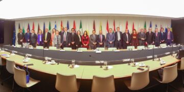 Ricardo Quintela destacó las garantías de invertir en La Rioja ante embajadores de la Unión Europea