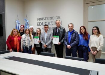 Educación y Ambiente firmaron un convenio de cooperación y lanzaron un concurso para estudiantes de 6to grado
