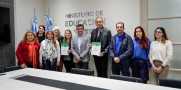Educación y Ambiente firmaron un convenio de cooperación y lanzaron un concurso para estudiantes de 6to grado