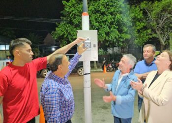 CAPITAL: NUEVA LUMINARIA LED EN LAS AVENIDAS ALEM Y FELIPE VARELA