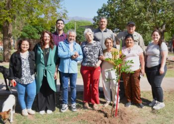 EL MUNICIPIO EMBELLECIÓ LA PLAZA LUIS CHAZARRETA