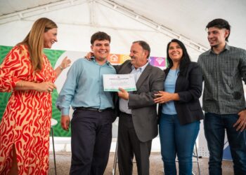 El gobernador Ricardo Quintela destacó la participación de las juventudes de toda la provincia en el Parlamento Juvenil Provincial