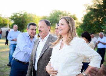 Inauguran nuevo sistema de riego para la cancha del Club Defensores del Chacho de Loma Blanca