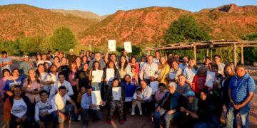 Las familias de El Cardón recibieron muy emocionadas las escrituras de propiedad de sus tierras tras muchos años espera