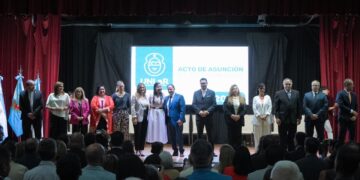 El gobernador Quintela acompañó la asunción de las nuevas autoridades de la UNLaR