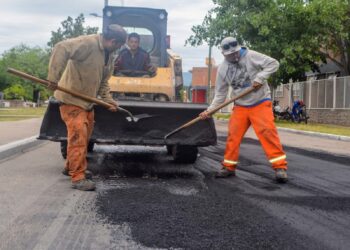 MUNICIPIO CAPITAL CONTINÚA MEJORANDO LA TRANSITABILIDAD VEHICULAR SOBRE BAZÁN Y BUSTOS