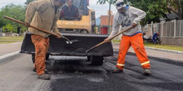 MUNICIPIO CAPITAL CONTINÚA MEJORANDO LA TRANSITABILIDAD VEHICULAR SOBRE BAZÁN Y BUSTOS