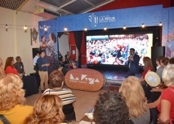 LA RIOJA DESPLEGÓ SU ENCANTO EN LA NOCHE DE LAS CASAS DE PEOVINCIA EN BUENOS AIRES