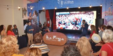 LA RIOJA DESPLEGÓ SU ENCANTO EN LA NOCHE DE LAS CASAS DE PEOVINCIA EN BUENOS AIRES