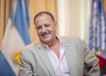 El gobernador Ricardo Quintela evalúa finalizar obras con fondos provinciales