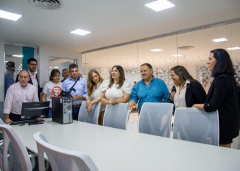 El gobernador Ricardo Quintela inauguró nueva etapa de la remodelación de la casa central de APOS
