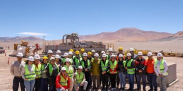 El gobernador Ricardo Quintela constató el avance del proyecto minero sostenible Leoncito