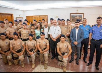 El gobernador Ricardo Quintela reconoció la labor del personal del CAPE