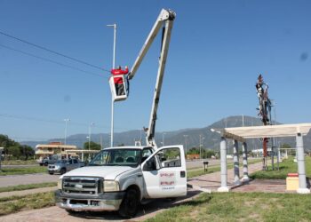 EL MUNICIPIO COLOCÓ NUEVAS LUMINARIAS LED EN LA AV. YACAMPIS