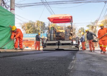 El gobernador Quintela anunció un plan de asfaltado para toda la provincia
