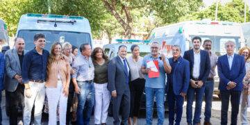 El gobernador Ricardo Quintela fortalece la salud provincial con la entrega de modernas ambulancias