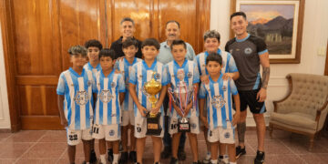 El gobernador Ricardo Quintela ratificó su compromiso con las instituciones formativas y deportivas de la provincia