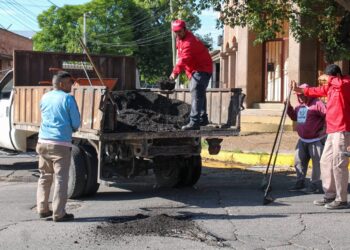 EL OPERATIVO DE BACHEO POR LA CIUDAD NO SE DETIENE