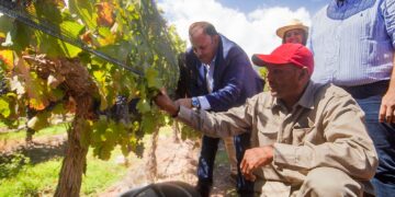 Quintela visitó Chañarmuyo y destacó sus bondades para la vitivinicultura