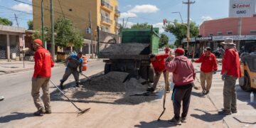 EL MUNICIPIO REALIZÓ BACHEO EXTENDIDO SOBRE AVENIDA SAN NICOLÁS DE BARI