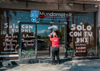 Comercio Interior clausuró local de la empresa MUNDO MOTOR