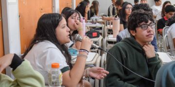Diálogo con jóvenes sobre Salud y Derechos en el marco del Día Internacional de la Mujer