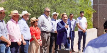 El Gobernador Ricardo Quintela Inspecciona el progreso en obras de riego en San Blas de los Sauces