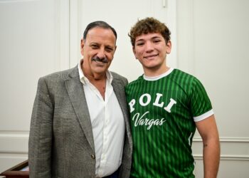 El gobernador Ricardo Quintela recibió a Santiago Marcovich quien fue convocado por la selección Argentina de Hockey sub-16