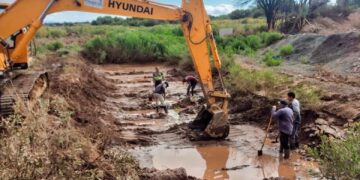 Avanzan los trabajos de mantenimiento en el sistema de drenes tras las crecidas