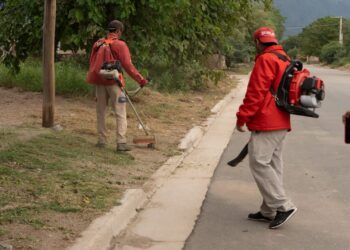 OPERATIVO DE LIMPIEZA EN BARRIO PARQUES AMERICANOS
