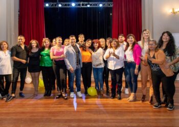 La Universidad Para el Adulto Mayor celebró 40 años brindando inclusión y contención