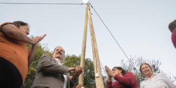 Luz para Los Noriega: el gobernador inauguró obra de electrificación rural
