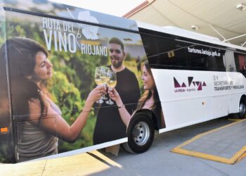 El Bus Turístico de la Ruta del Vino consolida la experiencia enoturística en La Rioja