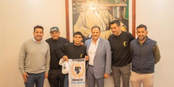 Quintela recibió al campeón sudamericano de Boxeo Agustín “Chiquitín” Contreras