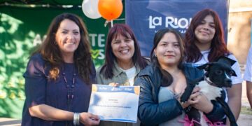 SE ENTREGARON 112 CERTIFICADOS DE LA ESCUELA DE ADIESTRAMIENTO CANINO